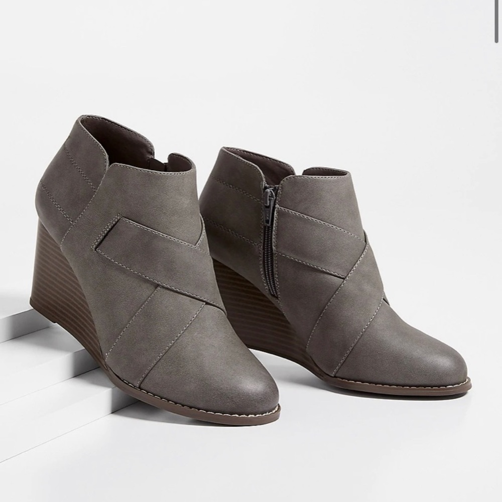 Cross Strap Wedge